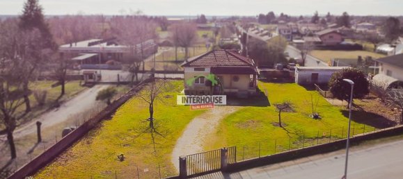 Дом с 6 комнатами в Порденоне, Италия № 141880 3