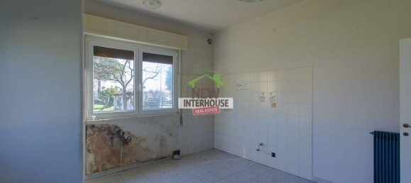 Дом с 6 комнатами в Порденоне, Италия № 141880 8