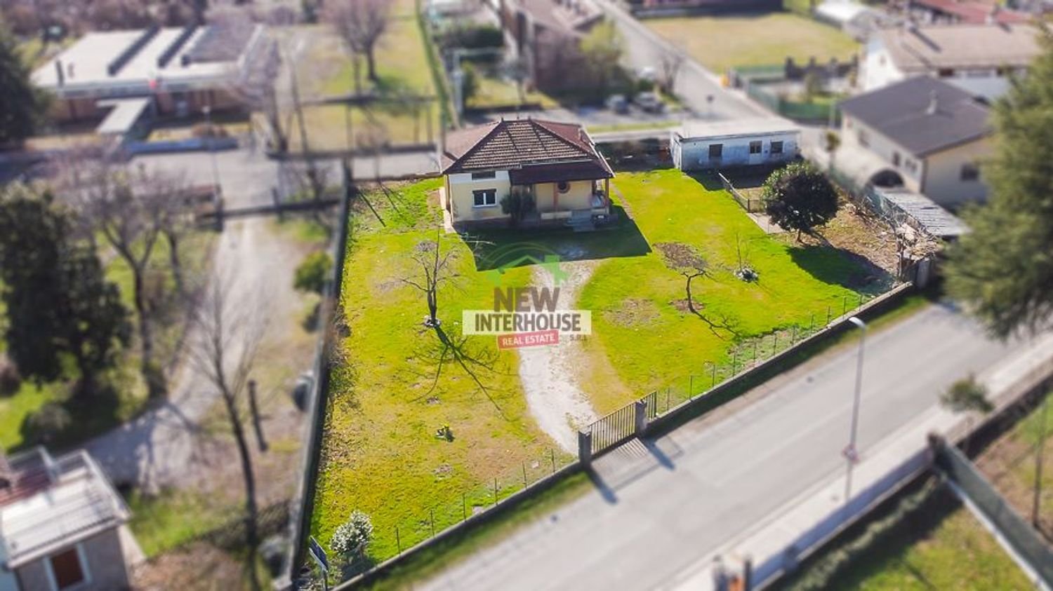 Дом с 6 комнатами в Порденоне, Италия № 141880