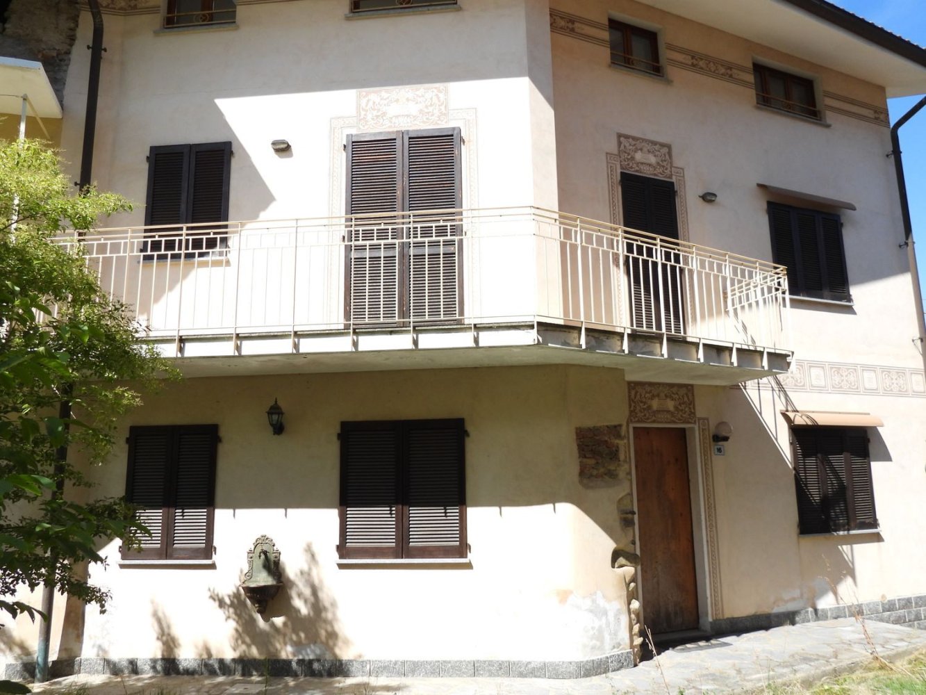 Дом с 5 спальнями в Каваллирио, Италия № 379620