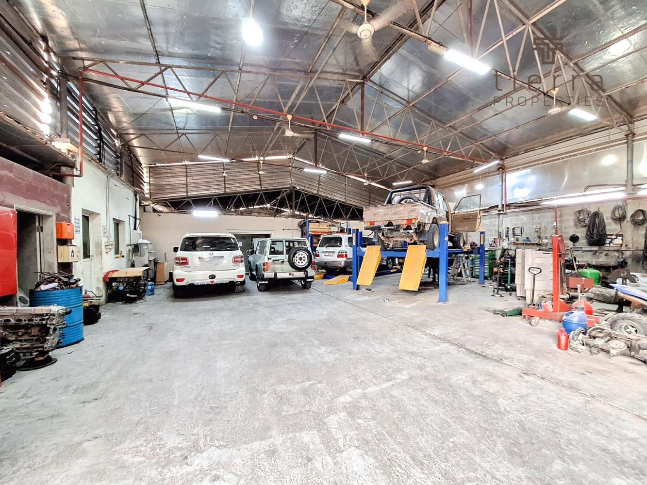 427.4m² Warehouse in Ras Al Khor, UAE No. 41620