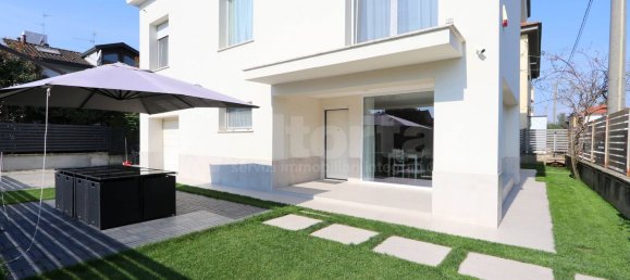 4-salle Villa à Monza, Italy No. 73817 33