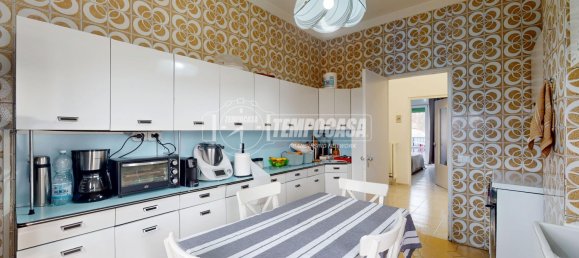 3 bedrooms Commercial property in Turin, Italy No. 219228 8