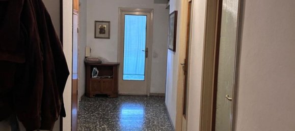 5 rooms Apartment in Parma, Italy No. 262950 8