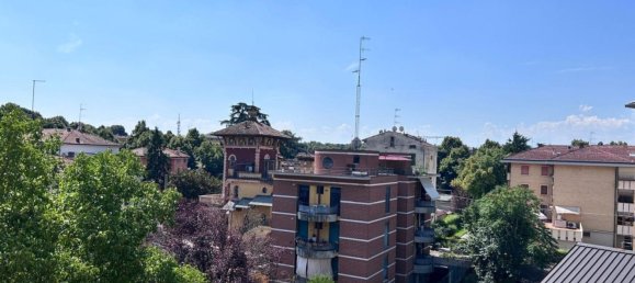 5 rooms Apartment in Parma, Italy No. 262950 16