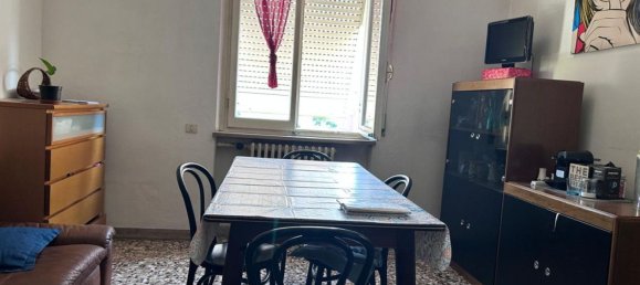 5 rooms Apartment in Parma, Italy No. 262950 7