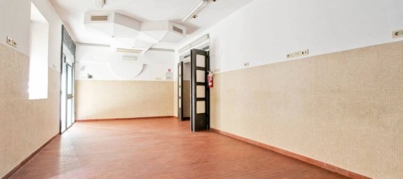 200m² Office in Rome, Italy No. 335141 3