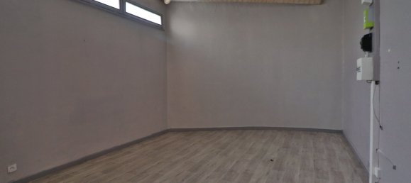 Propriété commerciale à Saint-André-les-Vergers, France 83m² No. 80415 4