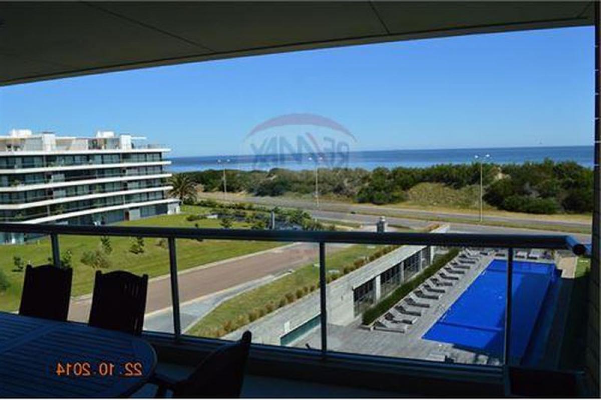 Квартира с 3 спальнями в Пунта-дель-Эсте, Уругвай № 11932