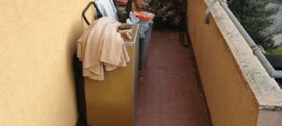 4-salle Appartement à Cardano al Campo, Italy No. 3164 14