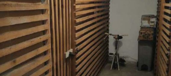 4-salle Appartement à Cardano al Campo, Italy No. 3164 16