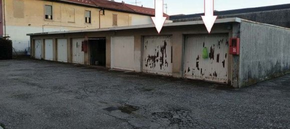 4-salle Appartement à Cardano al Campo, Italy No. 3164 15