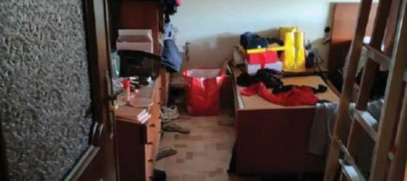 4-salle Appartement à Cardano al Campo, Italy No. 3164 11