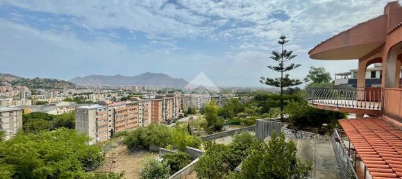 3 bedrooms Villa in Palermo, Italy No. 314427 3