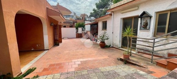 3 bedrooms Villa in Palermo, Italy No. 314427 21
