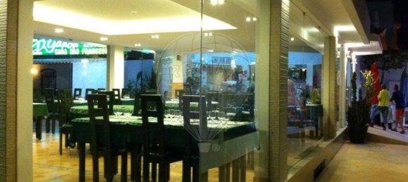 312m² Commercial property in Albufeira, Portugal No. 57940 14