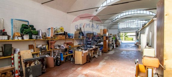 Entrepôt à Inverigo, Italy 270m² No. 290096 16