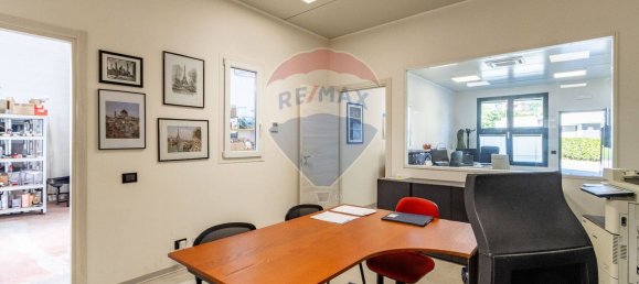 Entrepôt à Inverigo, Italy 270m² No. 290096 9