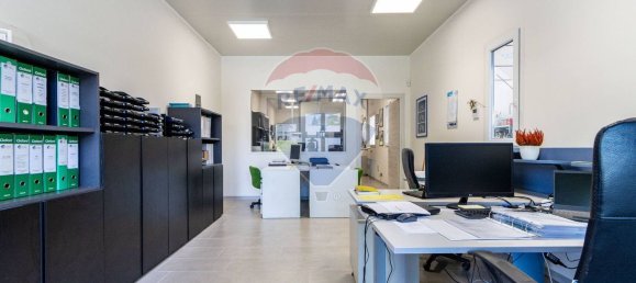 Entrepôt à Inverigo, Italy 270m² No. 290096 7