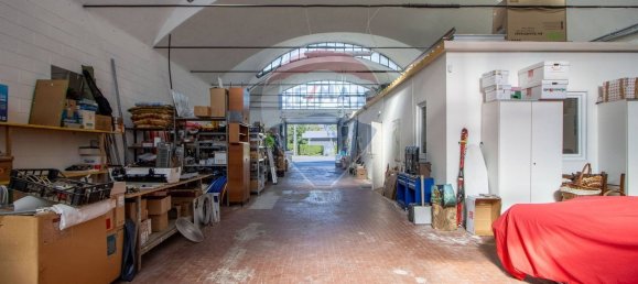 Entrepôt à Inverigo, Italy 270m² No. 290096 14