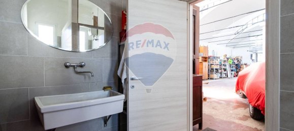 Entrepôt à Inverigo, Italy 270m² No. 290096 23