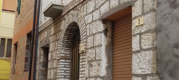 8 rooms House in Montenero di Bisaccia, Italy No. 132026 2