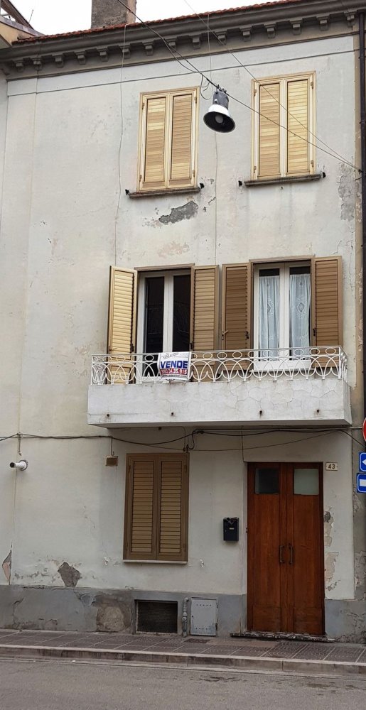 8 rooms House in Montenero di Bisaccia, Italy No. 132026