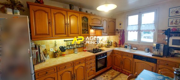 3 bedrooms House in Bezons, France No. 166618 7