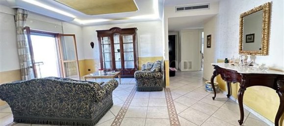 4 chambres Appartement à Palermo, Italy No. 378375 2