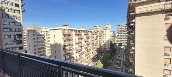 4 chambres Appartement à Palermo, Italy No. 378375 7