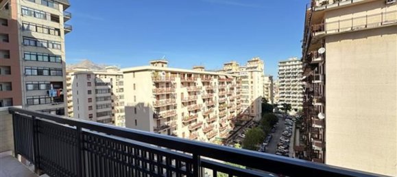 4 chambres Appartement à Palermo, Italy No. 378375 10