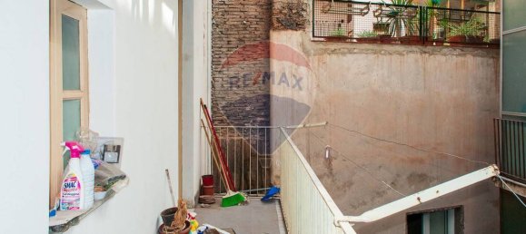 Apartamento de 2 dormitorios en Catania, Italy No. 330039 21