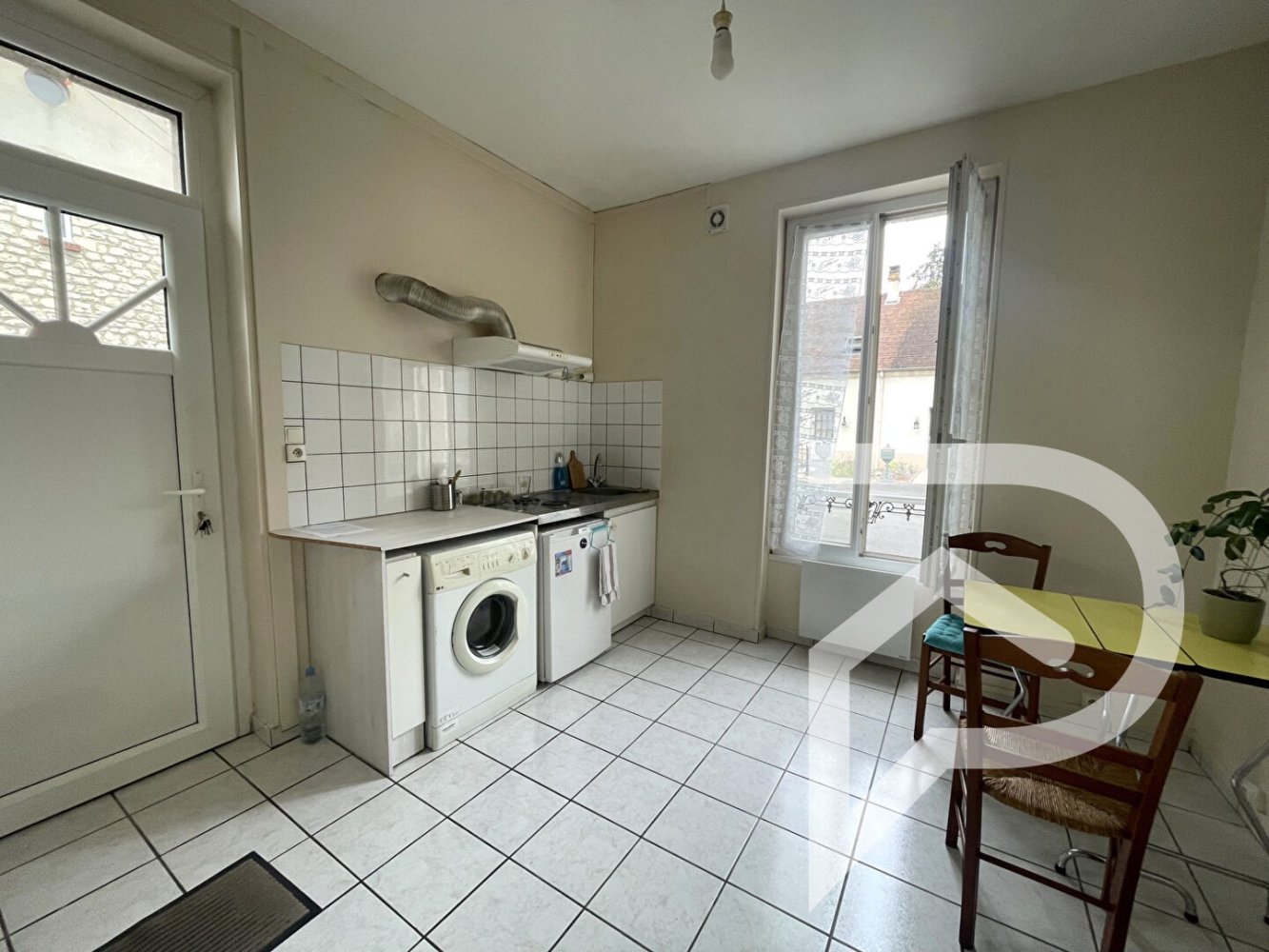 Studio in Crepy-en-Valois, France No. 255731