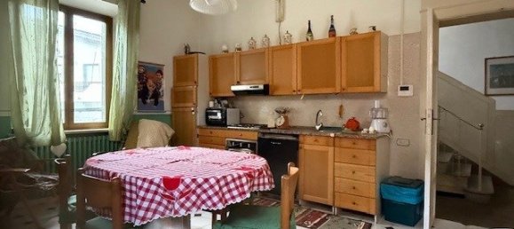 6 bedrooms House in Torre de' Passeri, Italy No. 375802 11