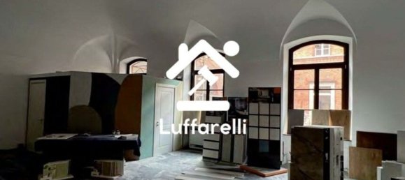 6-salle Appartement à Turin, Italy No. 47247 11