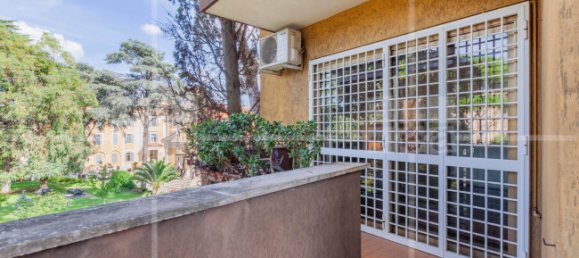 3 bedrooms Apartment in Rome, Italy No. 360184 26