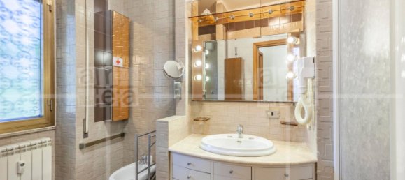 3 bedrooms Apartment in Rome, Italy No. 360184 20