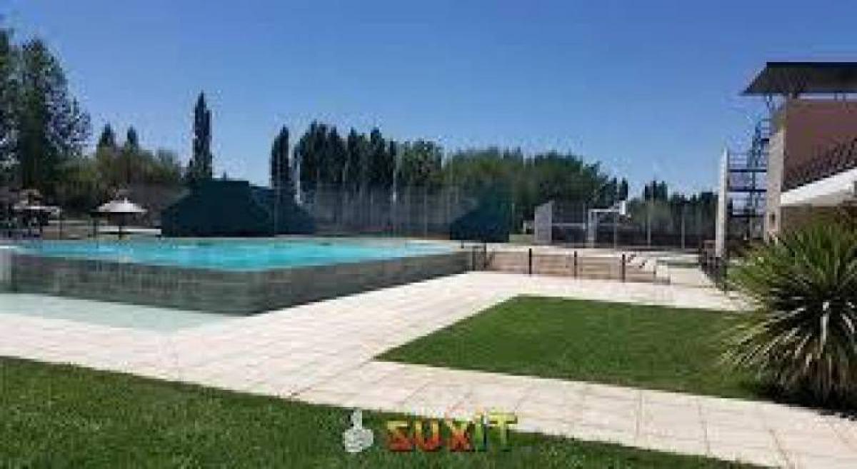 Terrain à Neuquen, Argentina No. 38444