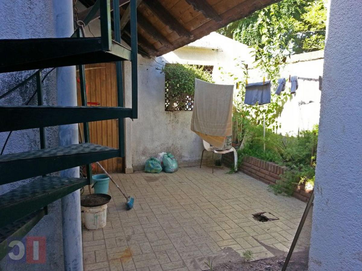 2 bedrooms House in Ituzaingo, Argentina No. 95952