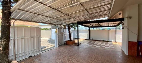 Кафе / ресторан с 3 спальнями в Паттайя, Таиланд № 11179 2