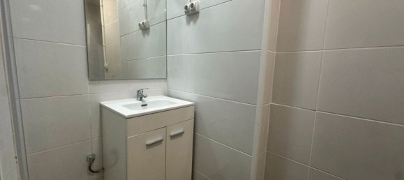 3 Schlafzimmer Wohnung in L'Hospitalet de Llobregat, Spain, Nr. 181115 8