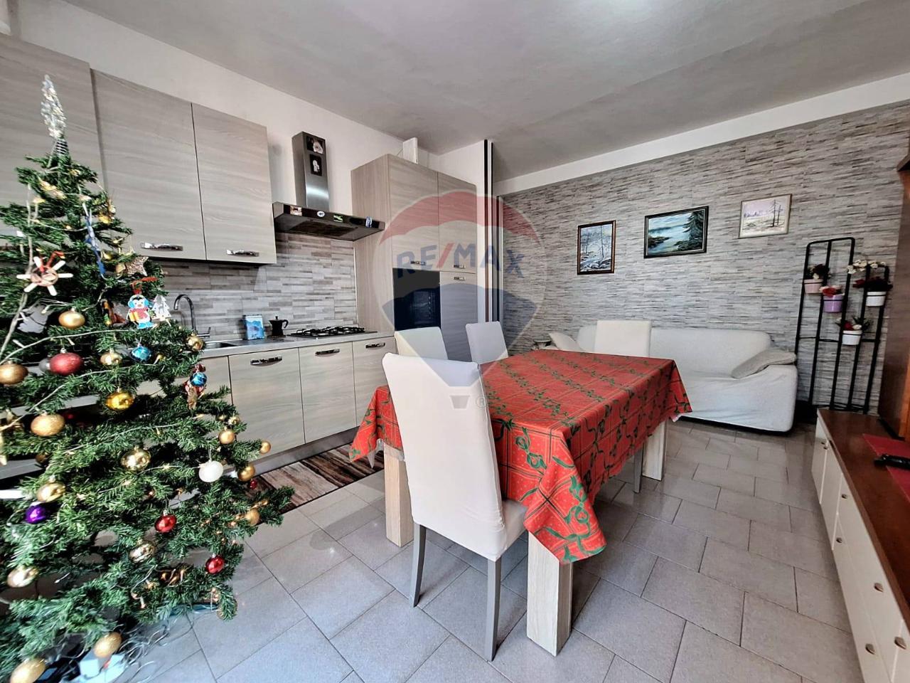 3 rooms Apartment in Malnate, Italy No. 161747