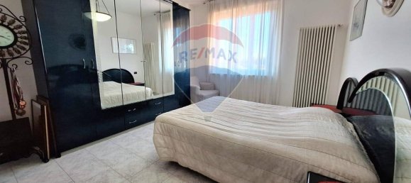 3 rooms Apartment in Malnate, Italy No. 161747 7