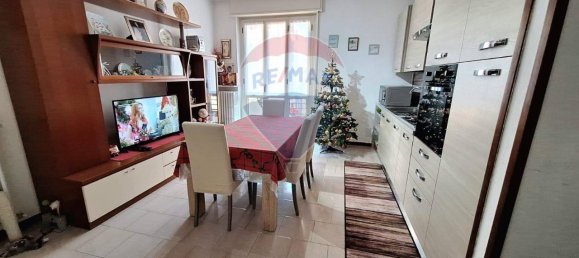 3 rooms Apartment in Malnate, Italy No. 161747 2
