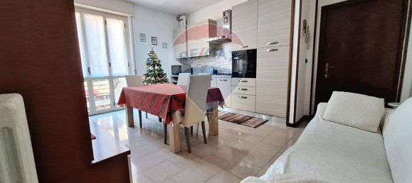 3 rooms Apartment in Malnate, Italy No. 161747 4