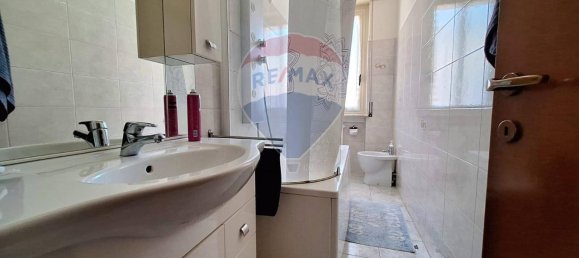 3 rooms Apartment in Malnate, Italy No. 161747 14