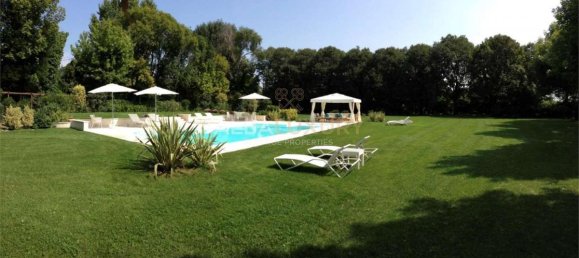 11 bedrooms Villa in Treviso, Italy No. 727 4