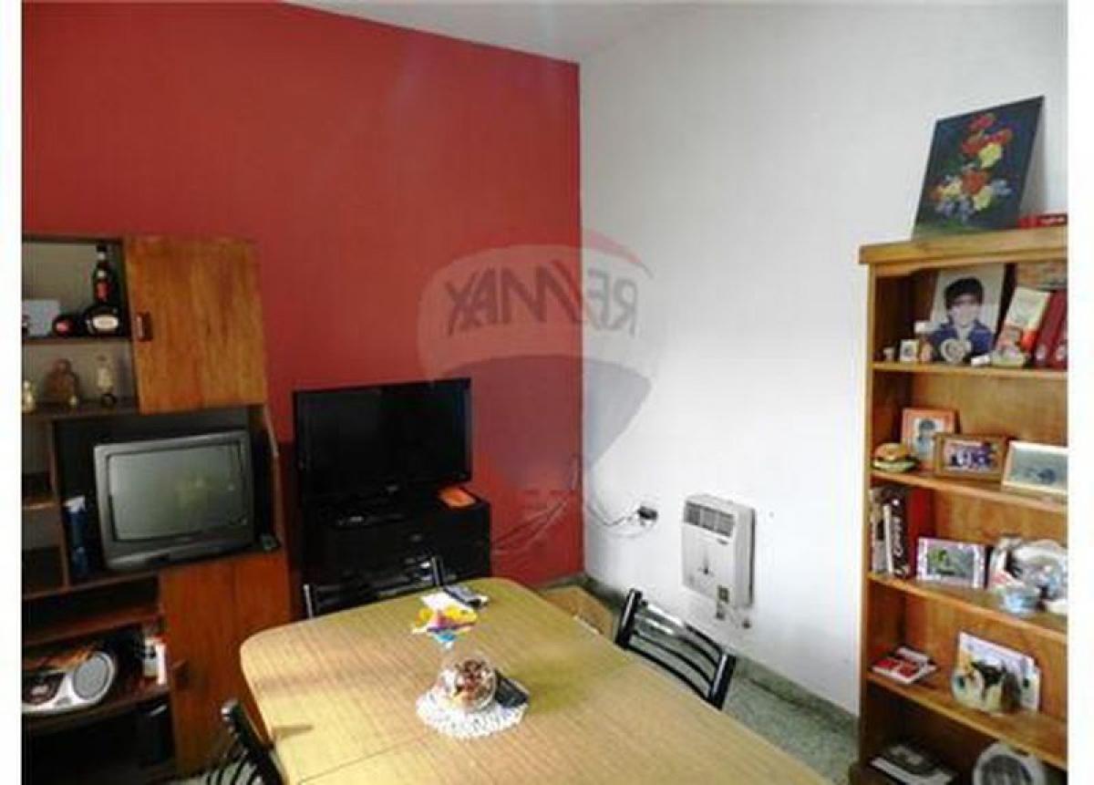 3 bedrooms House in Moron, Argentina No. 17277