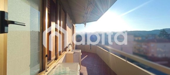 5 rooms Apartment in Figline e Incisa Valdarno, Italy No. 124698 3