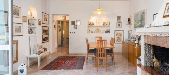 7 rooms Penthouse in Ciampino, Italy No. 20810 2